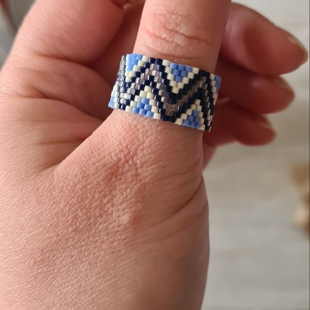 Кольцо из бисера