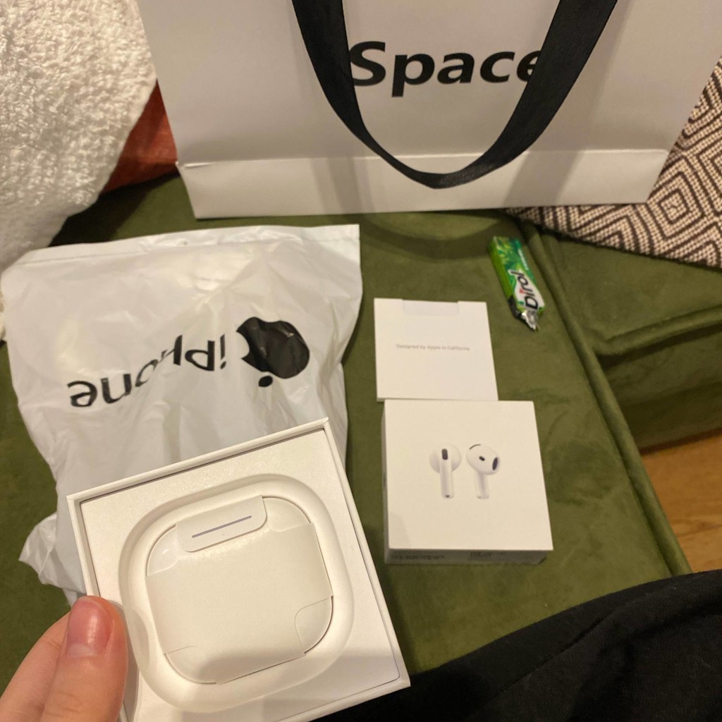 AirPods 4