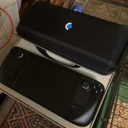 Портативная консоль Valve Steam Deck - фото 7
