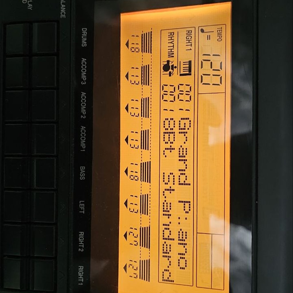 Синтезатор Technics KN720