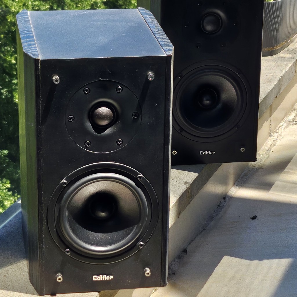 Колонки Edifier R1900TIII