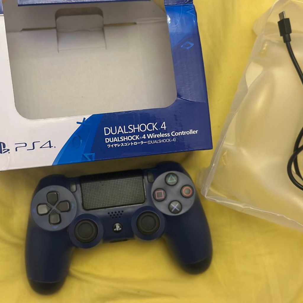 Геймпад DualShock 4