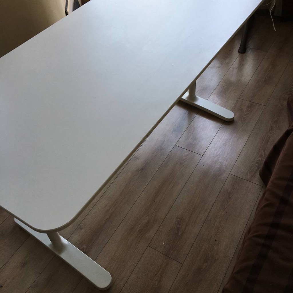 Стол IKEA BEKANT