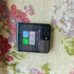 Samsung Galaxy Z Flip 5 - фото 2