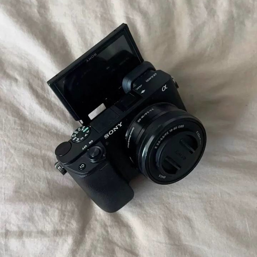 Камера Sony A6400