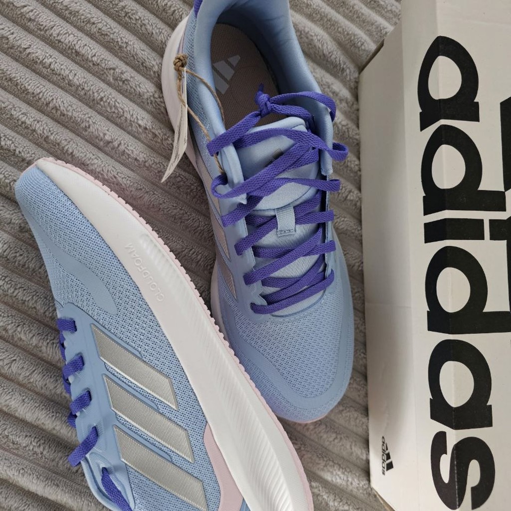 Кроссовки Adidas