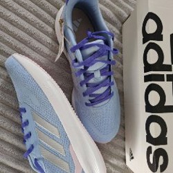 Кроссовки Adidas - фото 1
