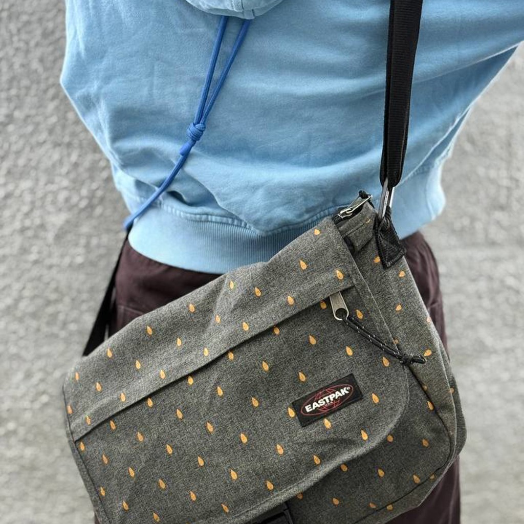 Сумка мессенджер Eastpak