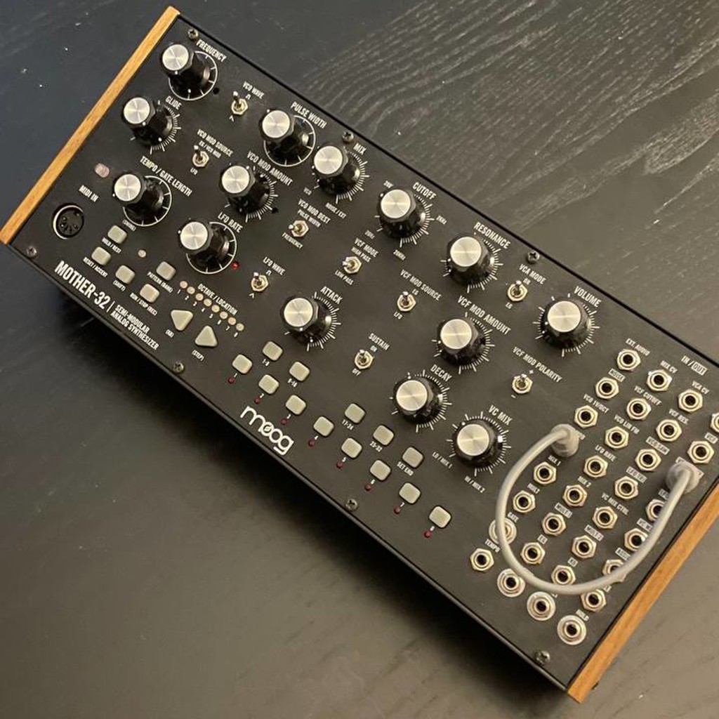 MOOG Mother 32