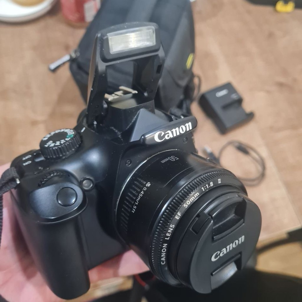 Камера Canon EOS1100