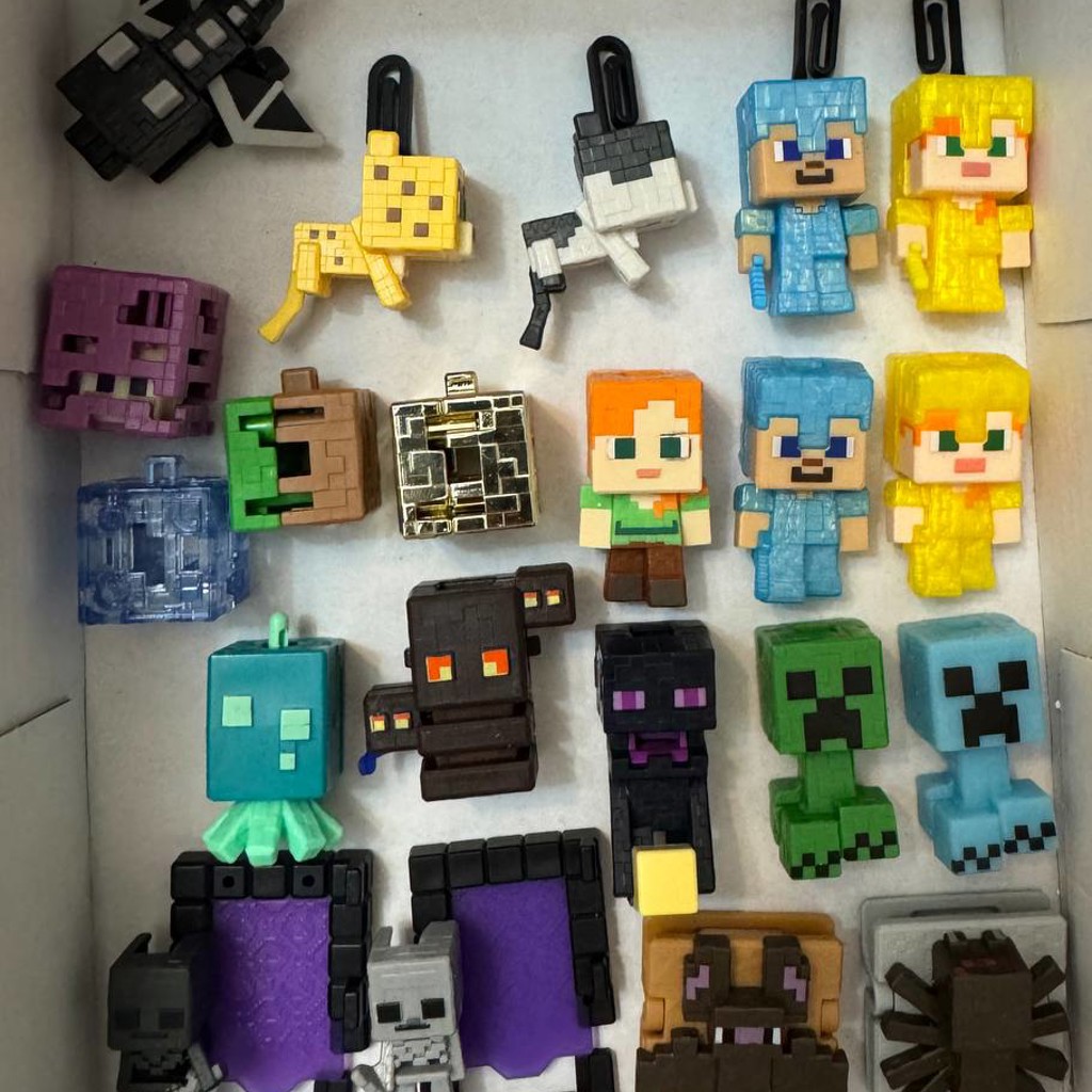Фигурки из Kinder joy Minecraft