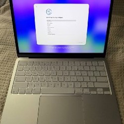 MacBook Neo 13' Silver - фото 3