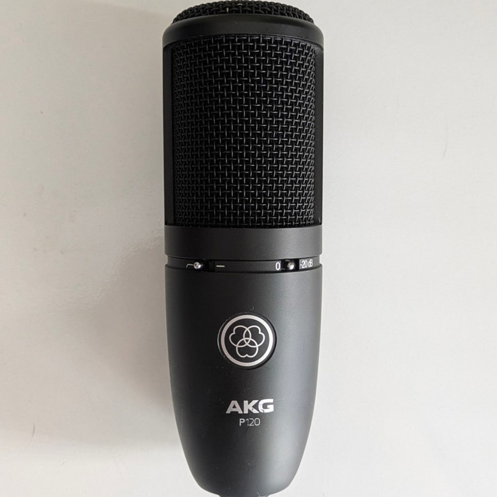 AKG P120