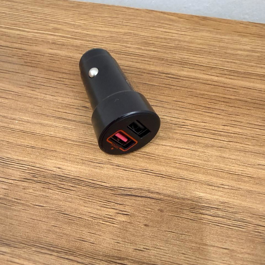 Автомобильная зарядка USB