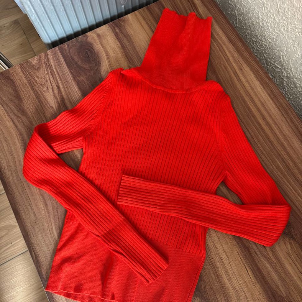 Красная водолазка гольф ZARA