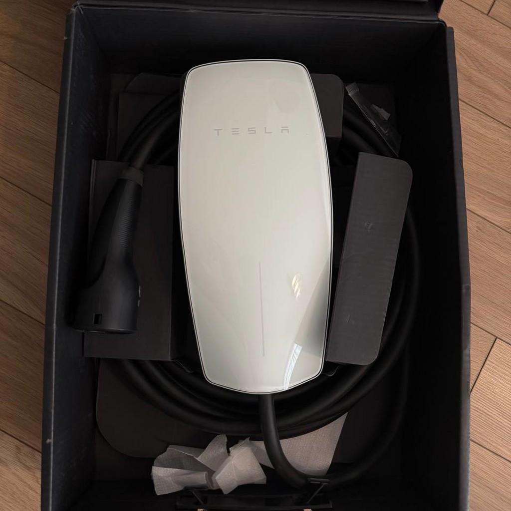 Tesla Wall Connector