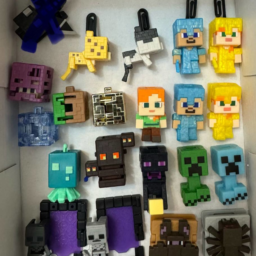 Фигурки из Kinder joy Minecraft