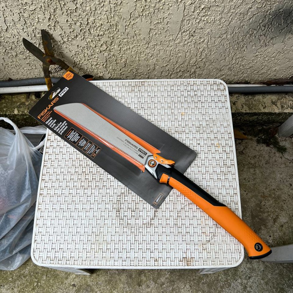 Fiskars Pro POWER TOOTH® Folding Pull Saw