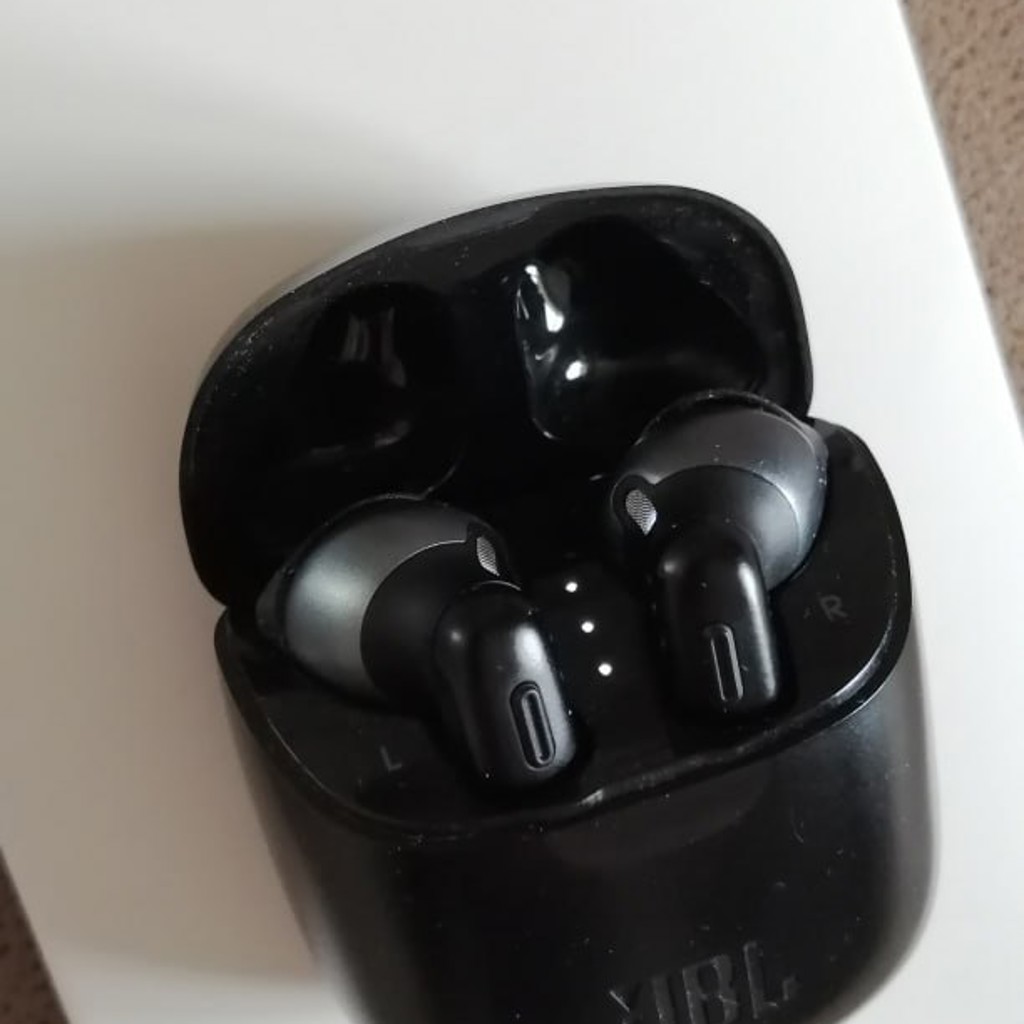 Наушники JBL Tune 225TWS