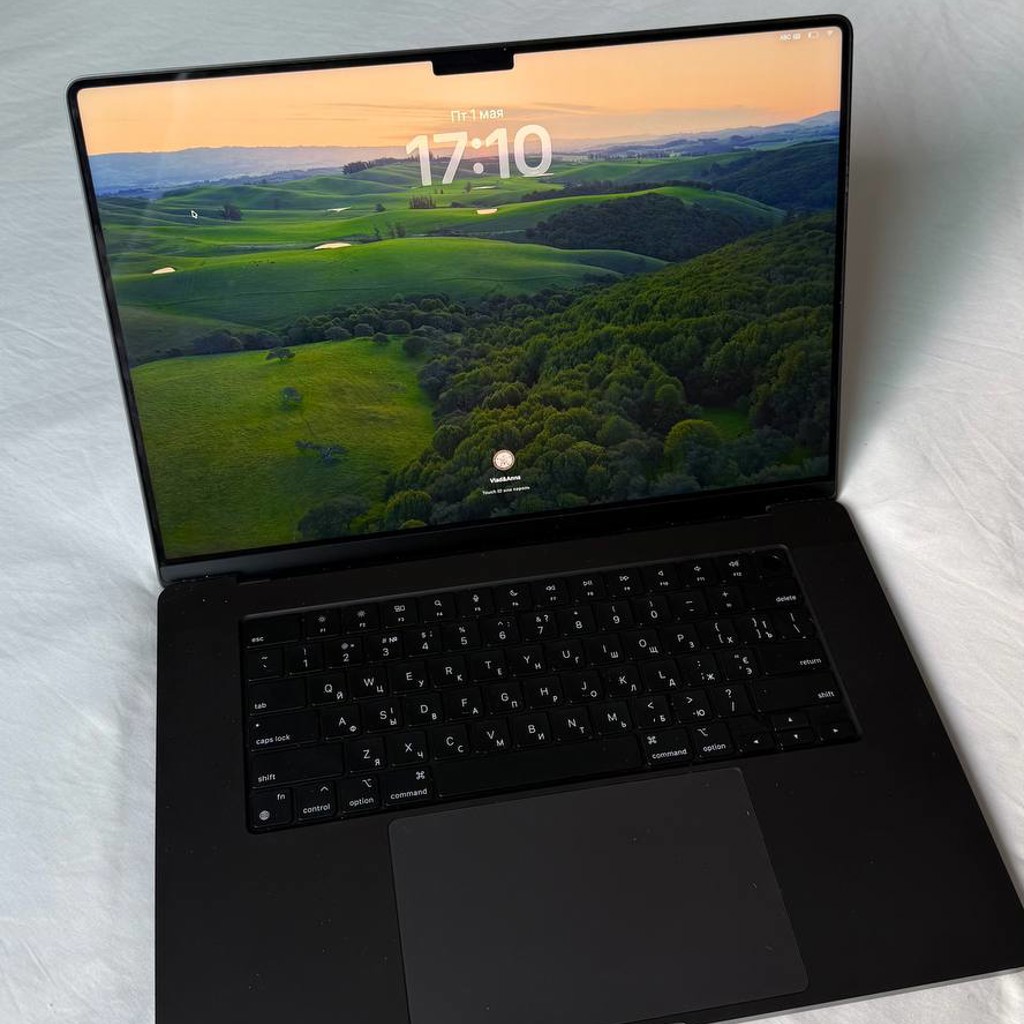 MacBook Pro 16” M4 Max