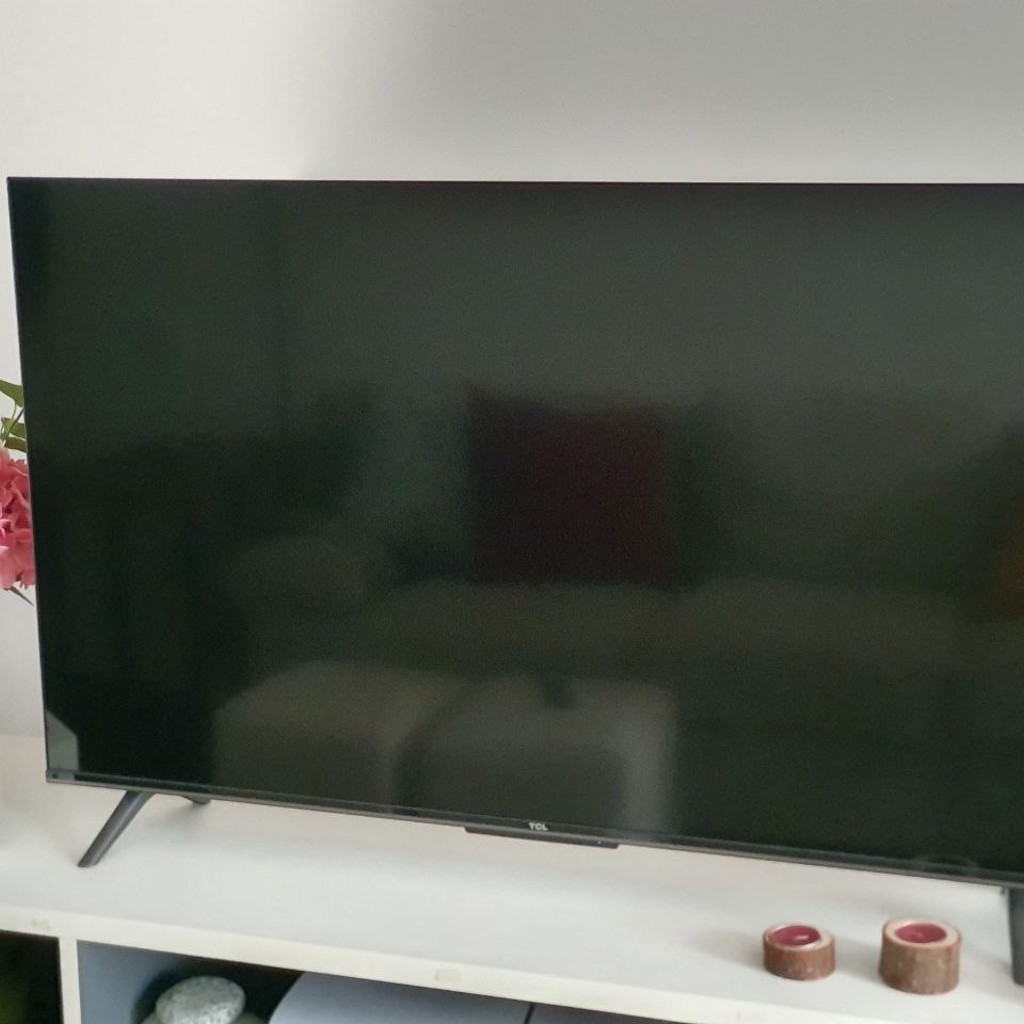 TCL 43P745