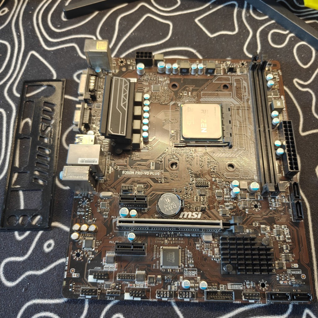 Компьютерный комплект AMD Ryzen 5 1600X