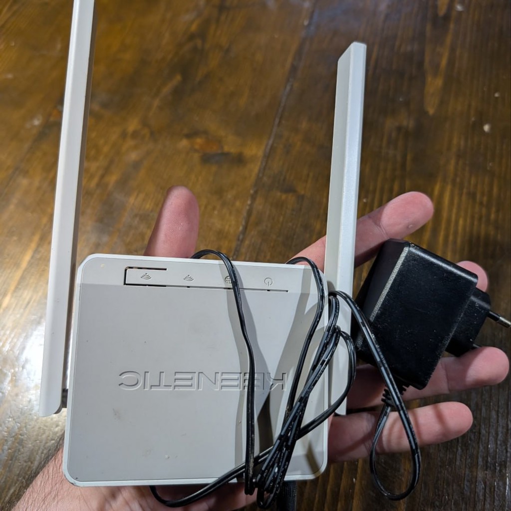 Wi-Fi роутер Keenetic 4G KN-1213