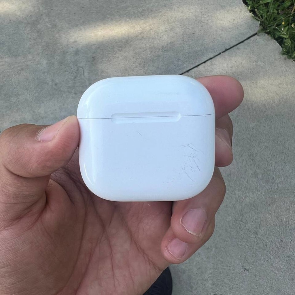 AirPods 4