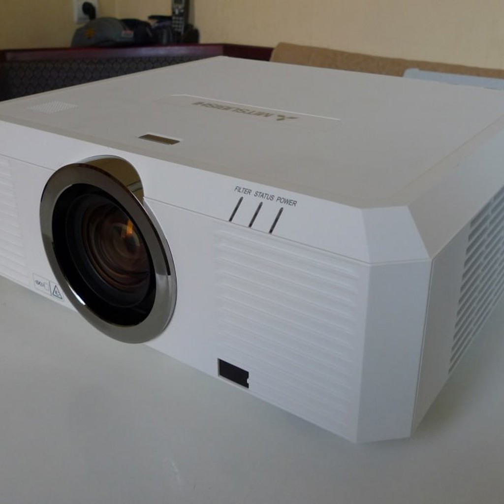 Медиа проектор Mitsubishi wl7200