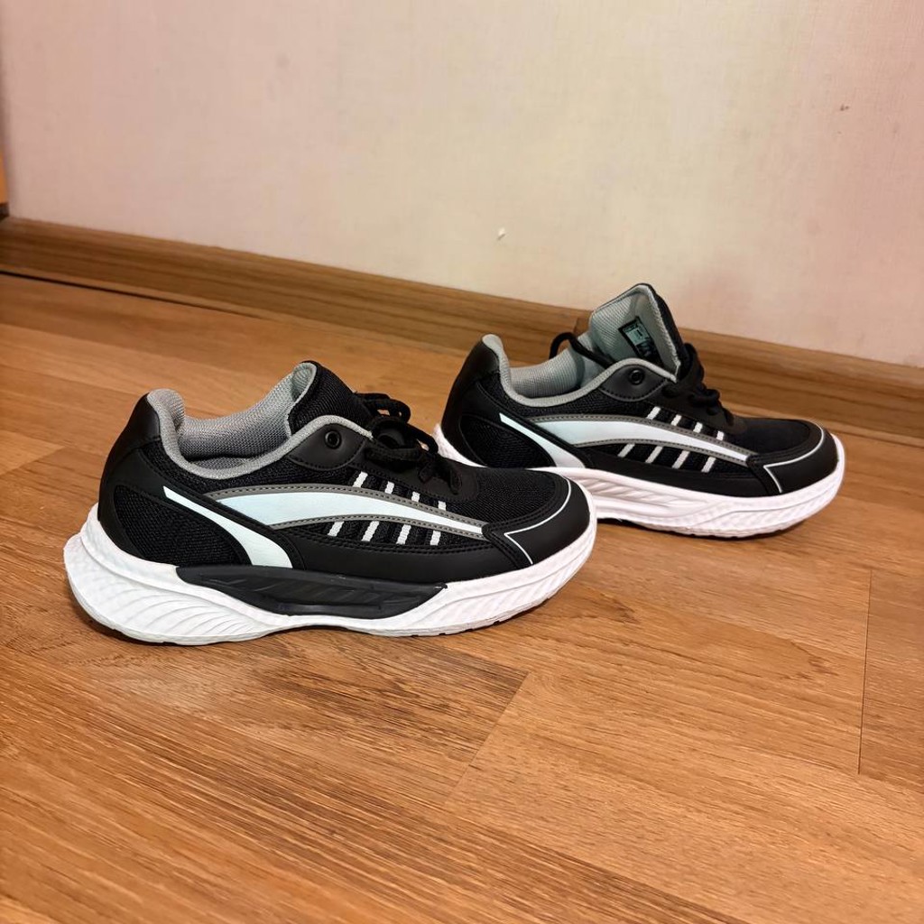 Кроссовки