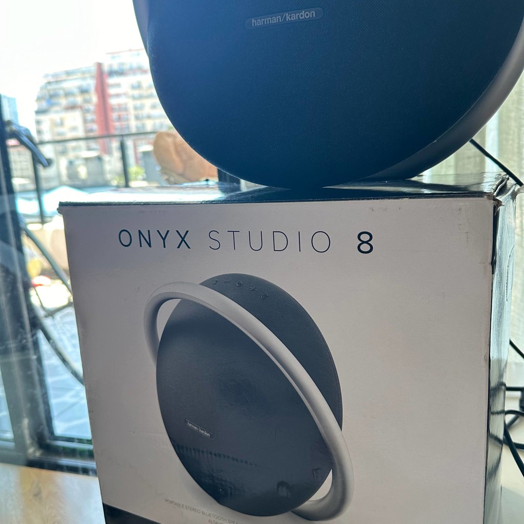 Kardon Onyx Studio 8