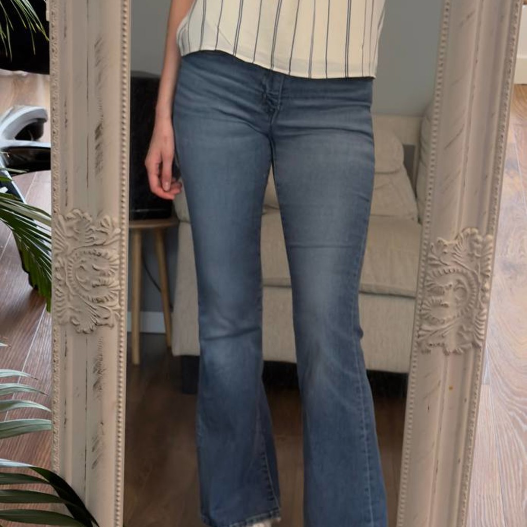 Джинсы Levi's