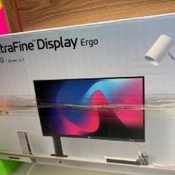 LG UltraFine Ergo 32UN880 - фото 3