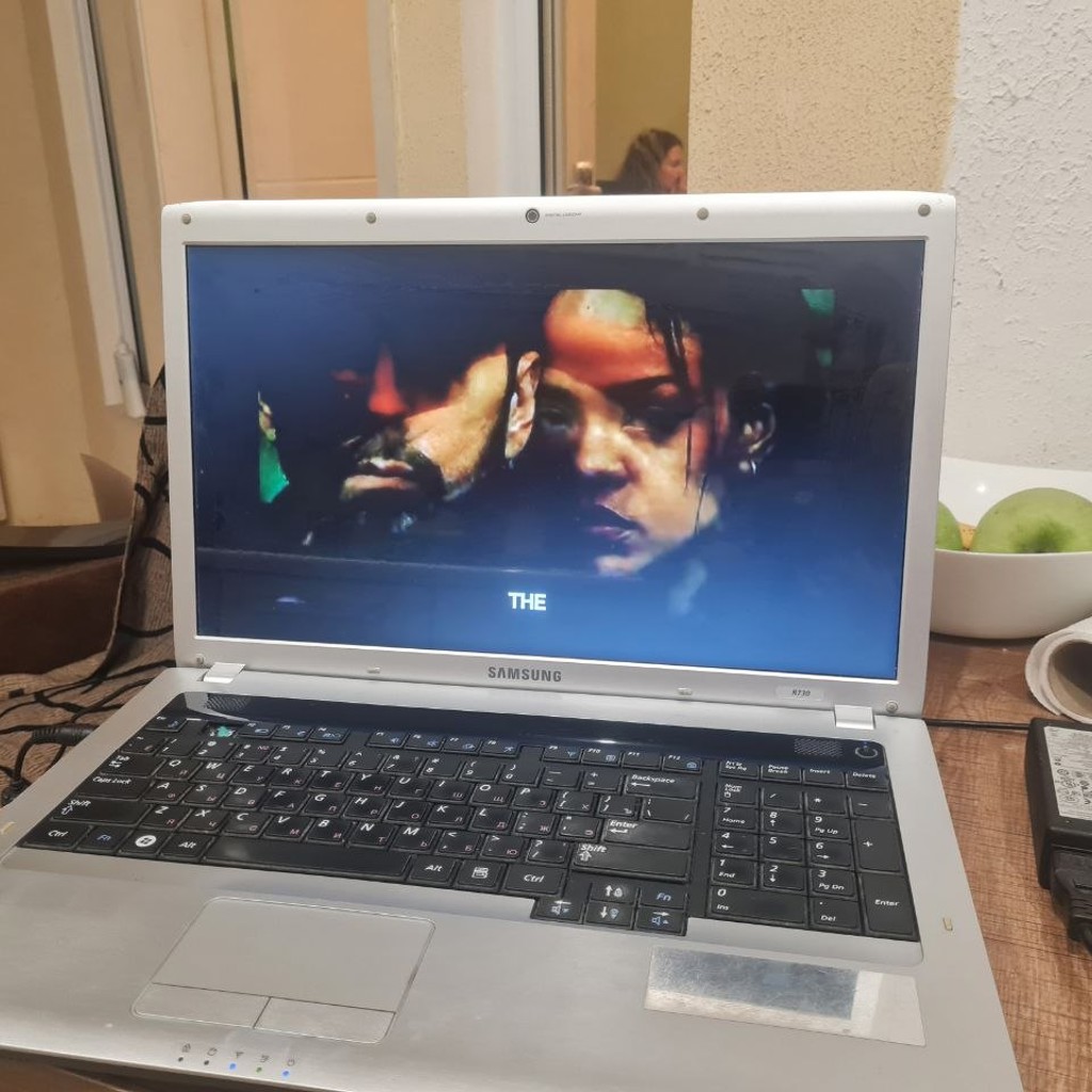 Ноутбук Samsung R730