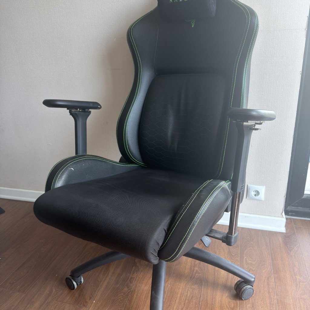 Компьютерное кресло Razer Iscur XL
