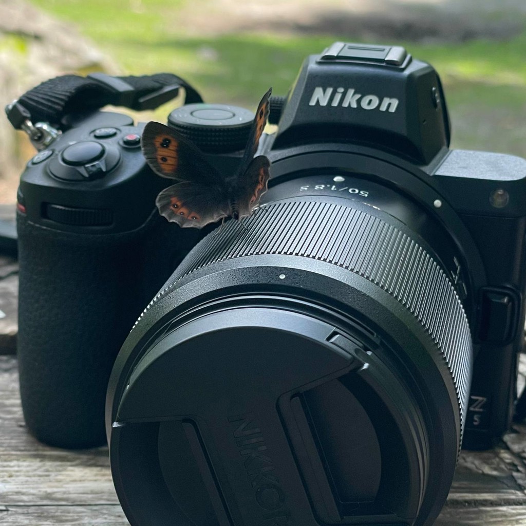 Камера Nikon Z5 с объективом