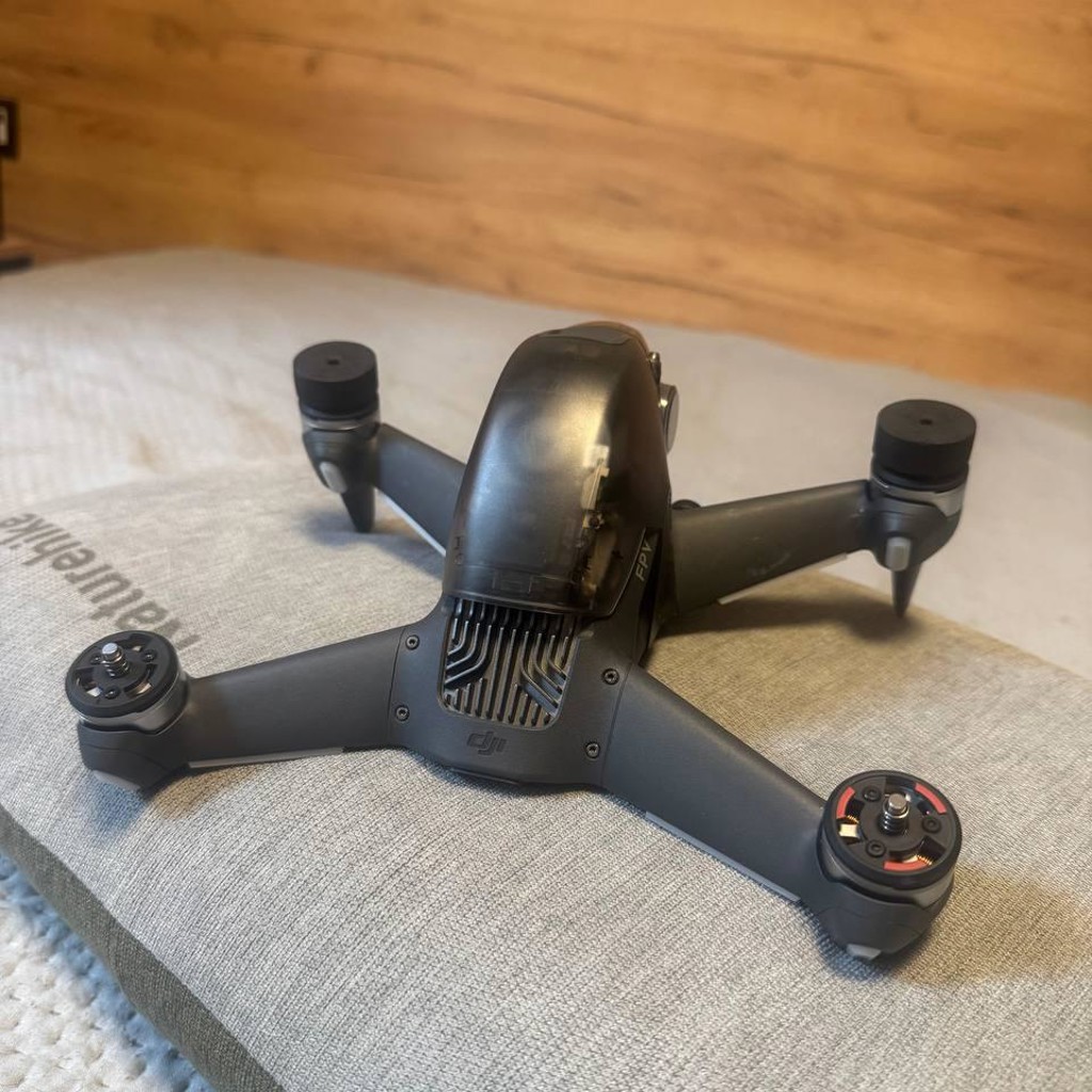 Дрон DJI FPV