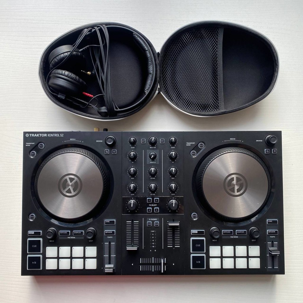 Native Instruments Traktor Kontrol S2 MK3