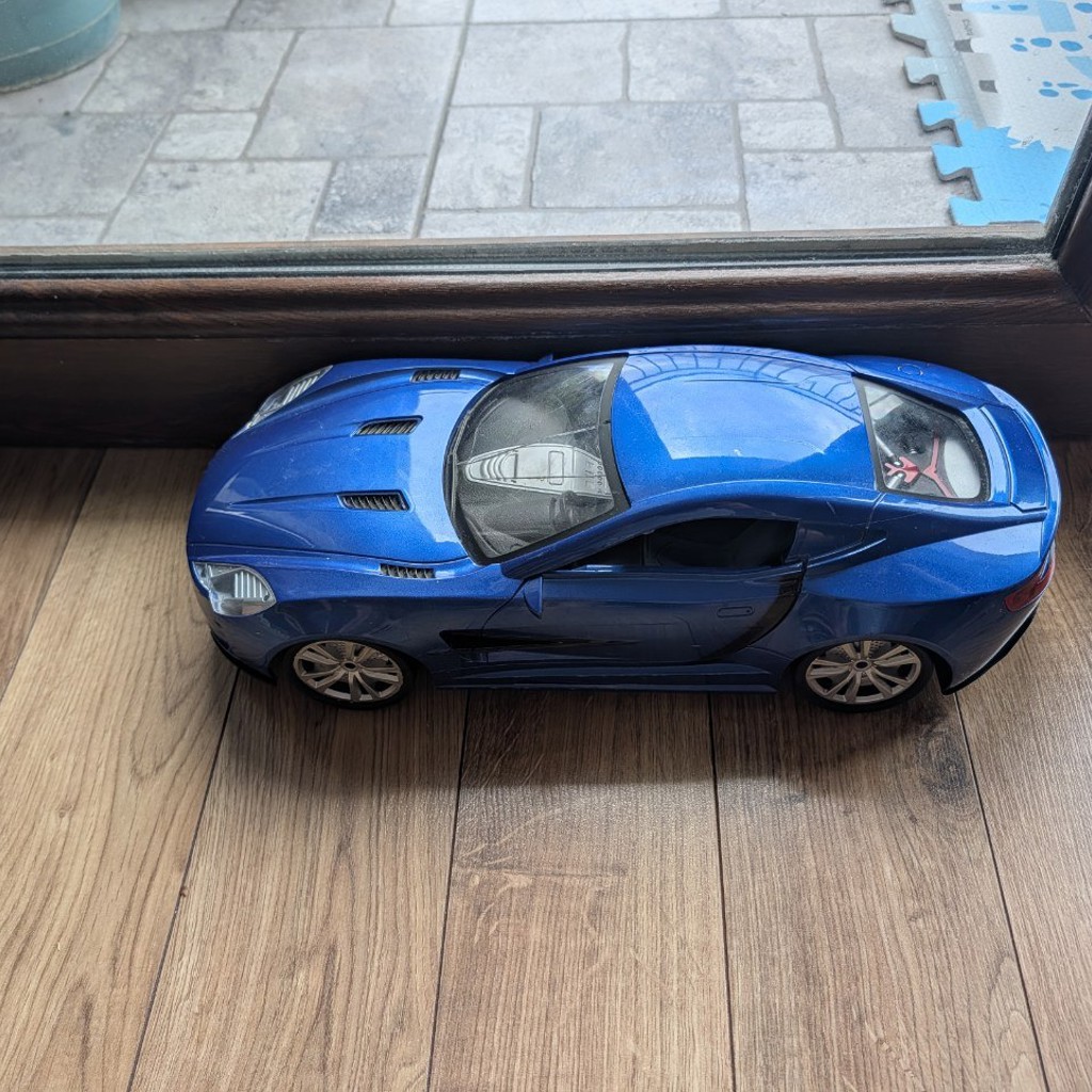 Aston Martin One 77