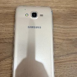Samsung Galaxy J7 - фото 2