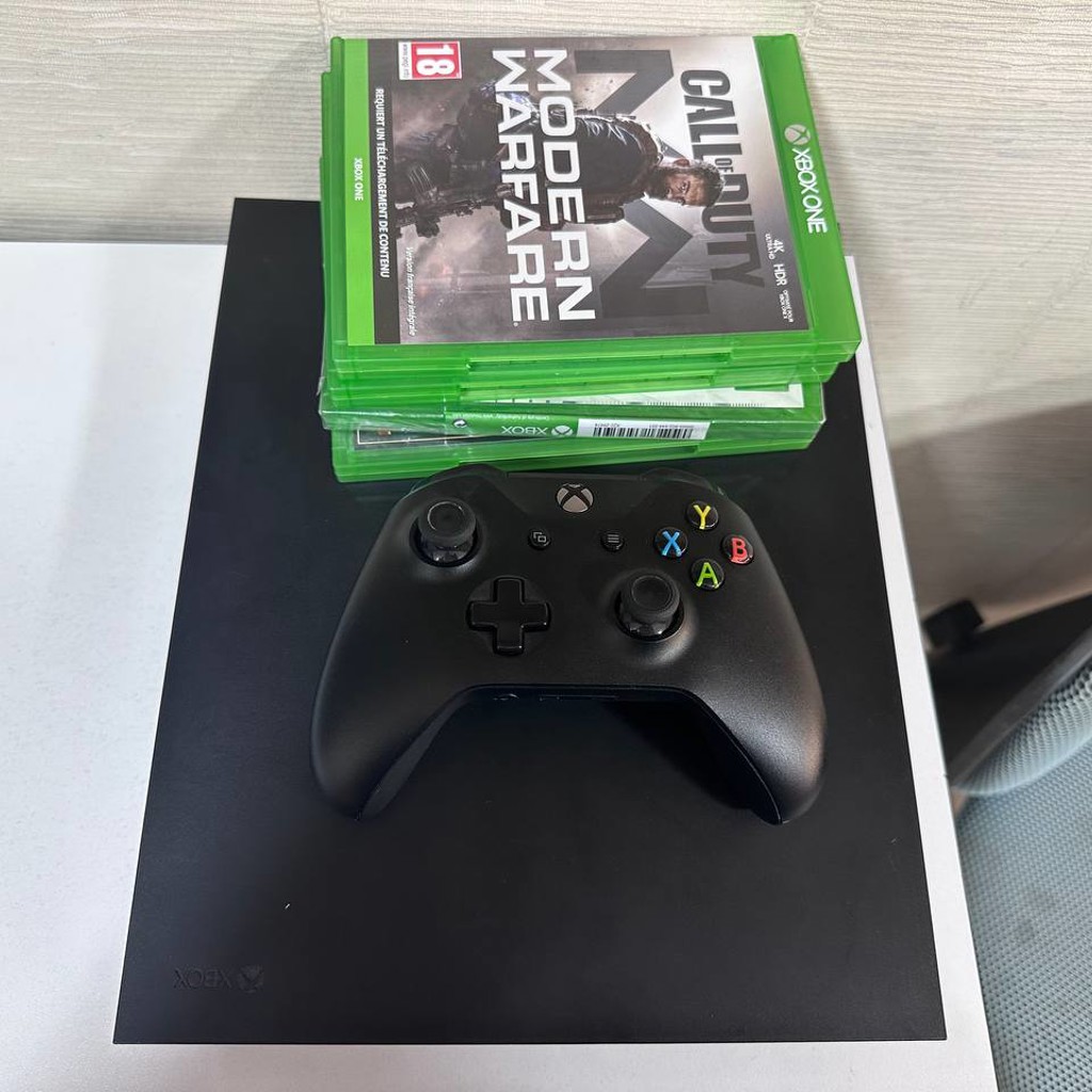 Игровая консоль Xbox One X