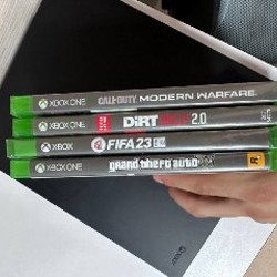 Игровая консоль Xbox One X - фото 2
