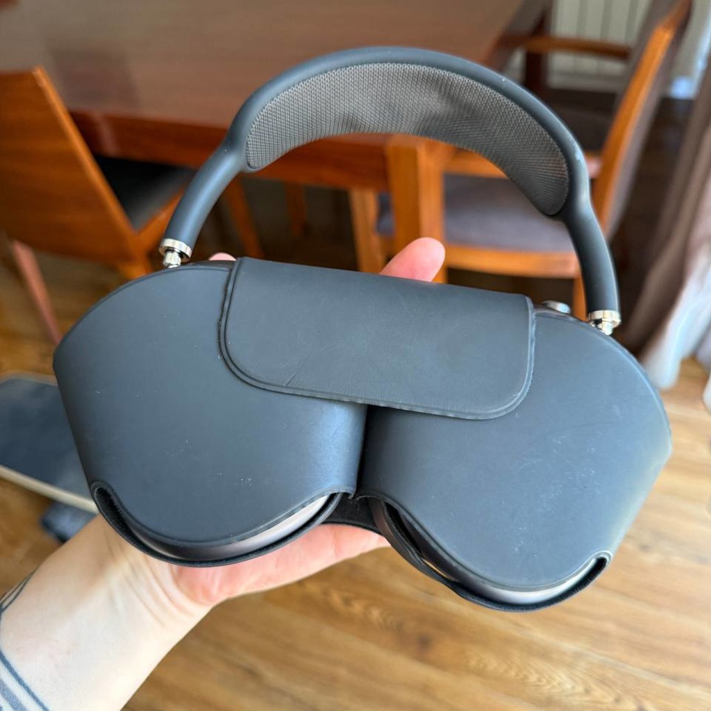 Apple AirPods Max Space Gray