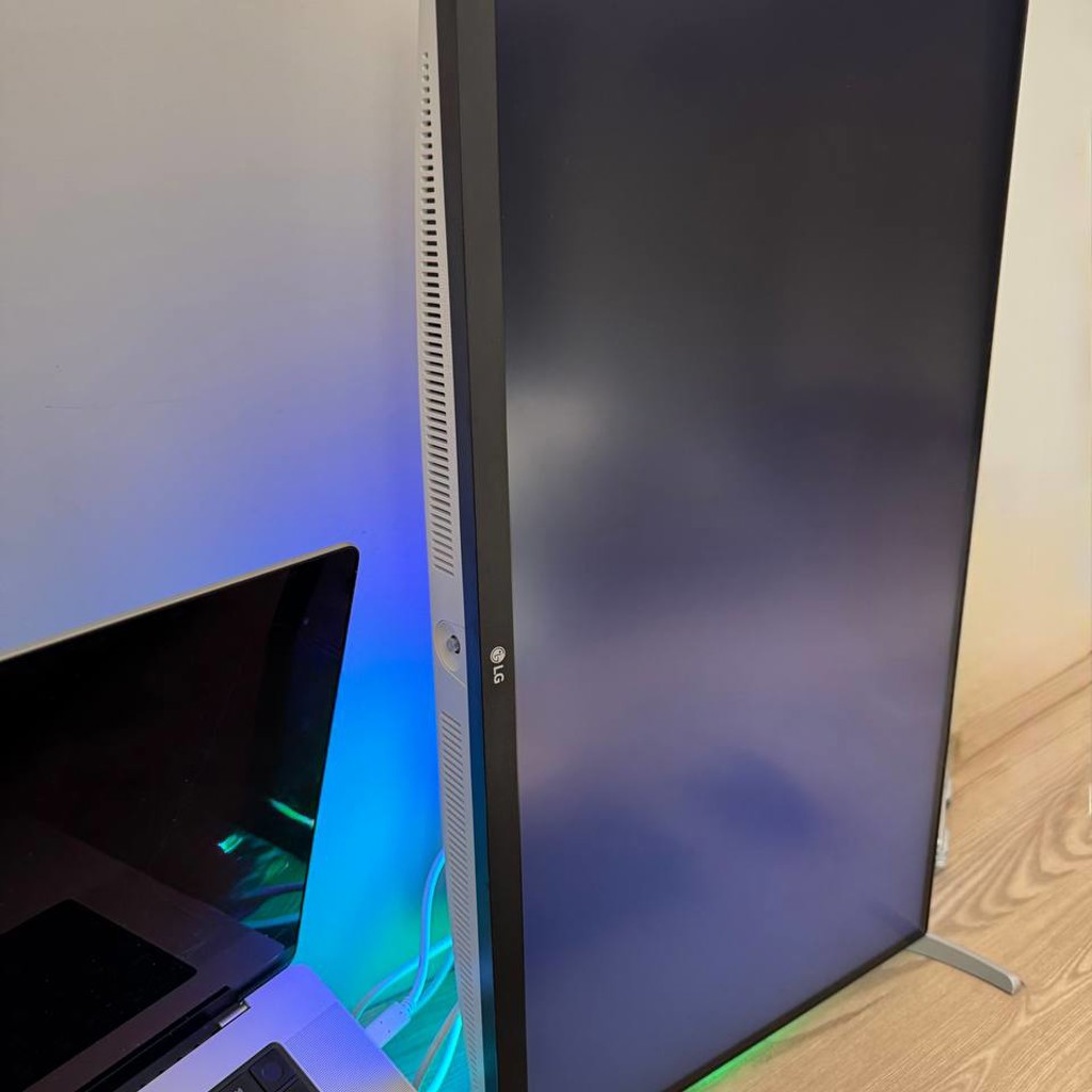 LG UltraFine 27UP850