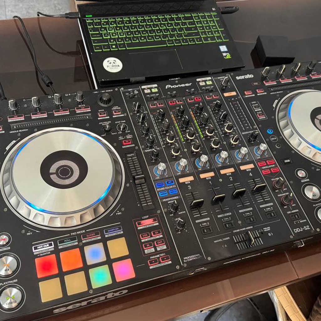 Контроллер Pioneer DDJ-SZ