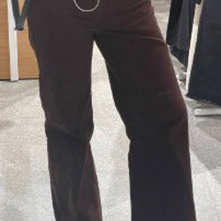 Джинсы шоколадного цвета - фото 5