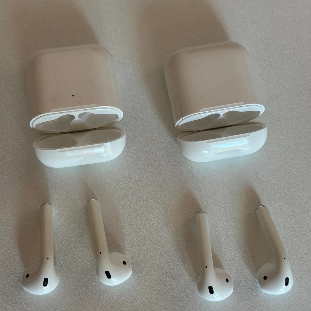 Наушники AirPods