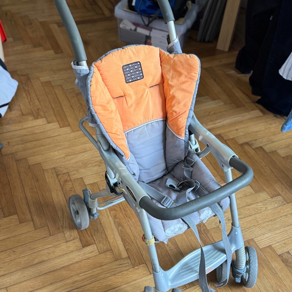 Итальянская складная детская коляска Graco