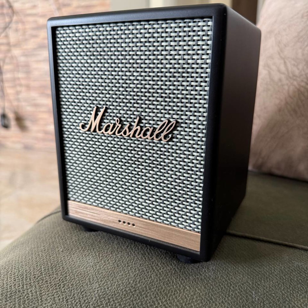 Умная колонка Marshall Uxbridge Voice