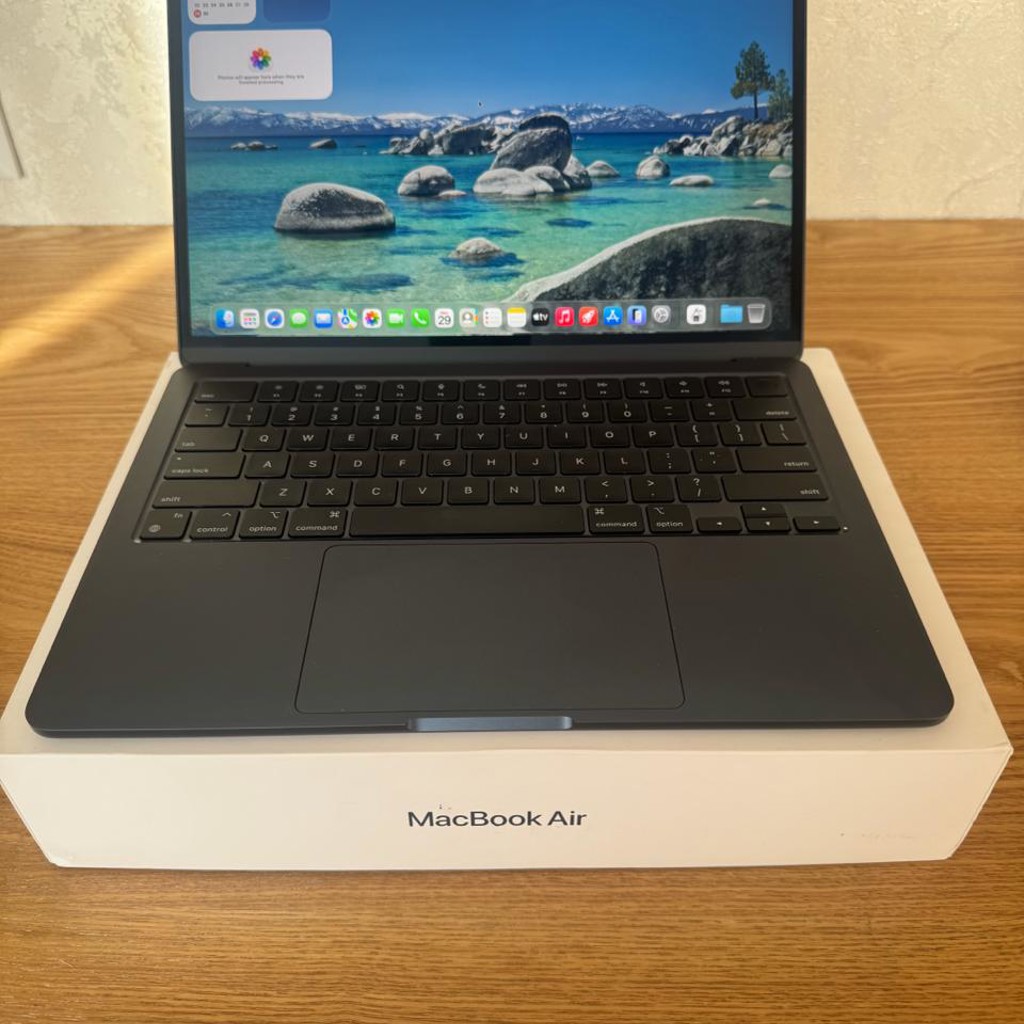 MacBook Air 13” M2 Midnight